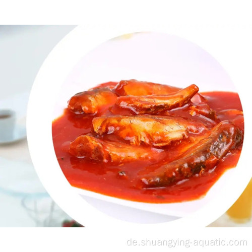 Chinesische Dosensardine in Tomatensauce in Schüttung